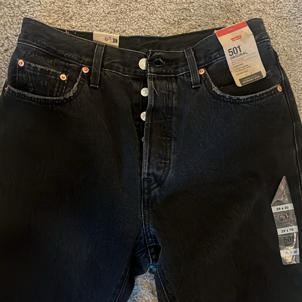 Levi’s 501 original style distressed women’s jeans - Picture 3 of 9